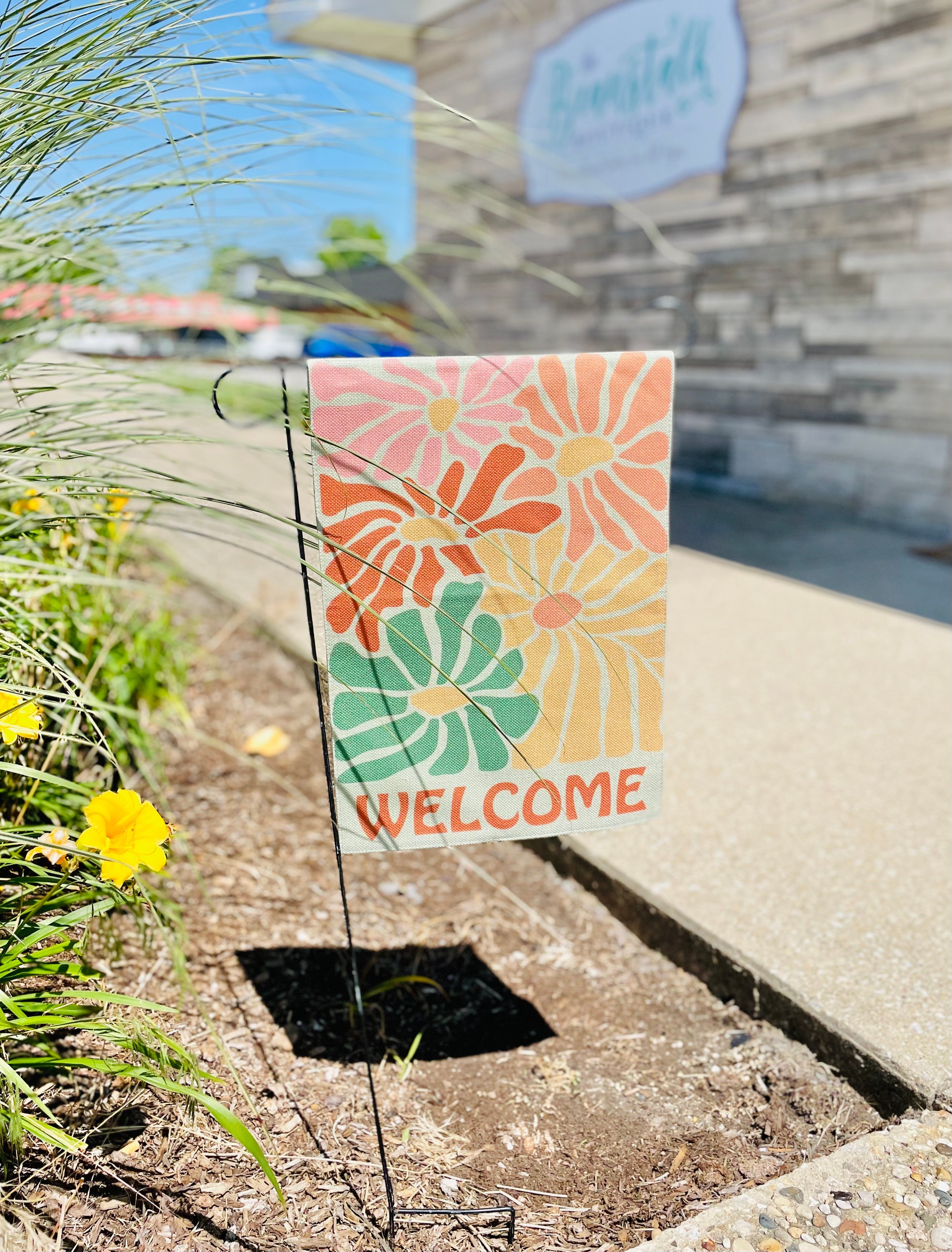 Retro Welcome Garden Flag