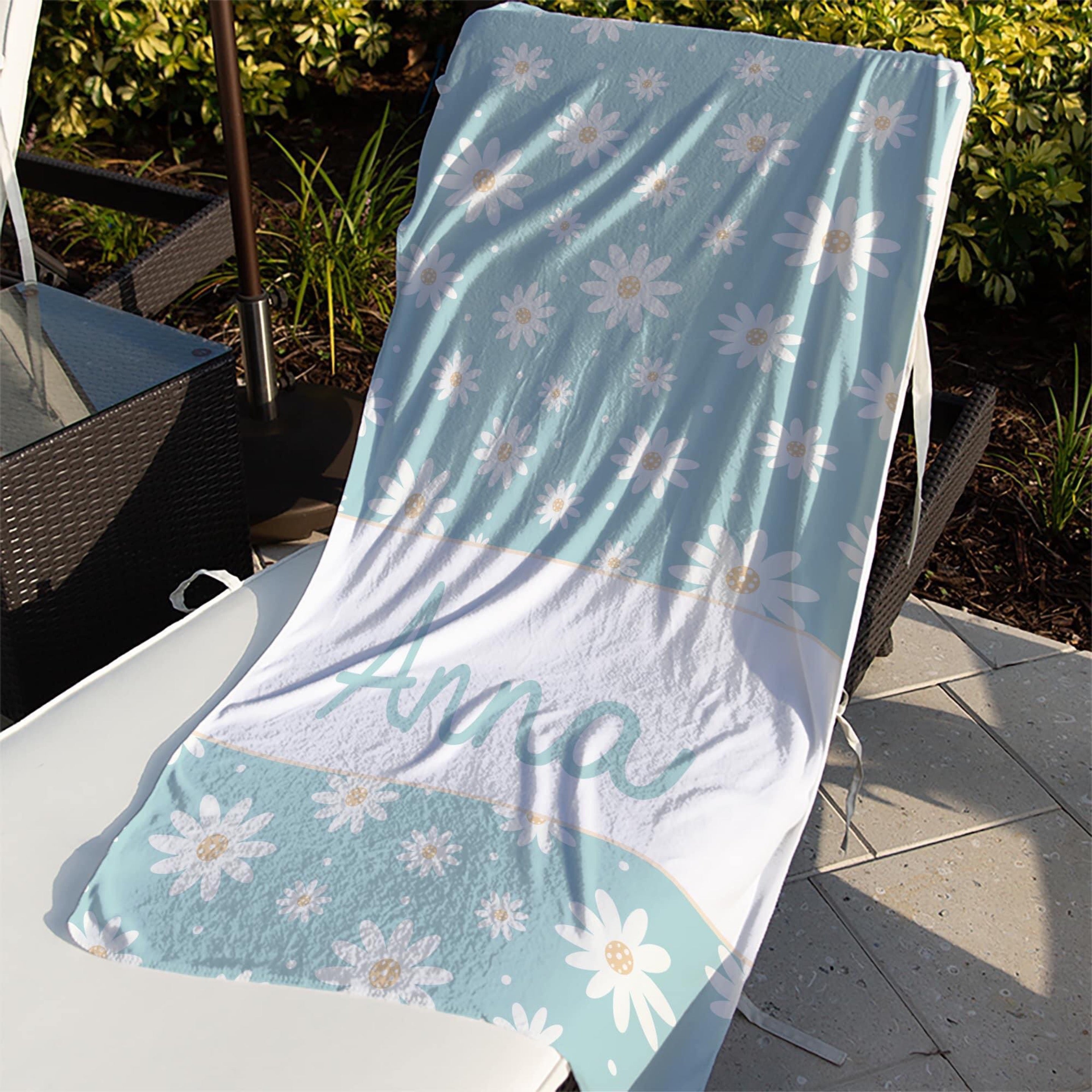 Clear Blue Skies Daisy Beach Towel - Thumbnail 2